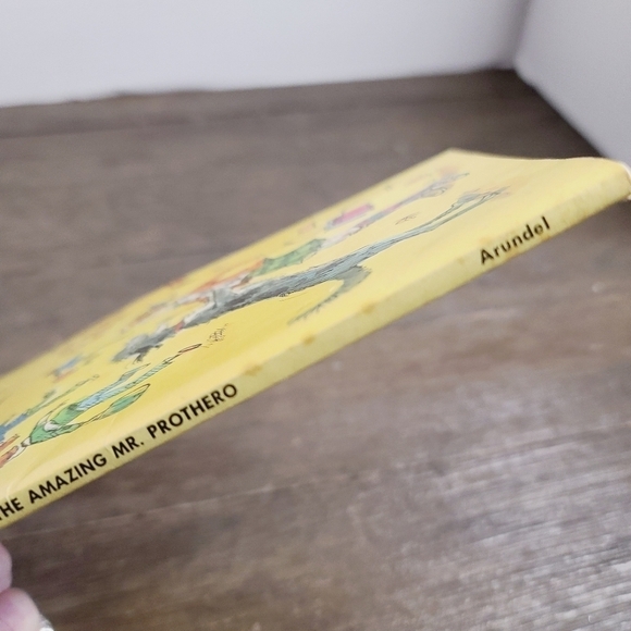 Vintage 70s Scholastic Paperback The Amazing Mr. Prothero by Honor Arundel - Picture 4 of 13